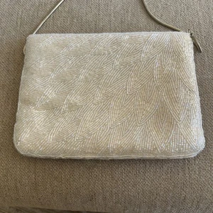 Vintage La Regale White beaded sequin purse evening bag clutch Gold Chain - Picture 1 of 6