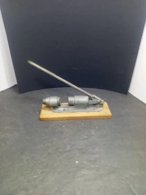 ❤️ VTG Reeds Rocket Pecan Cracker Nut Crusher Rustic   - Image 1 of 3