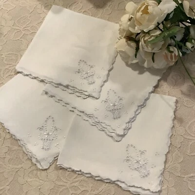 4 delicadas cestas bordadas blancas con bordes festoneados servilletas de té de cóctel 11,5"x12 Foto 1 de 4