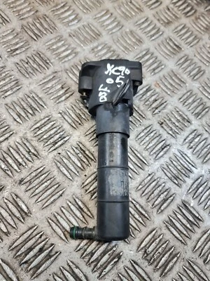 VOLVO XC90 HEADLIGHT WASHER NOZZLE OSF  2.4L DIESEL SEMI AUTO SUV ESTATE 2005 - Image 1 of 4