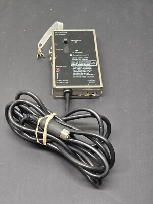 RF Adapter Video Modulator UM 1381-1 TI-99 / 4A Texas Instruments Computer - Image 1 of 4
