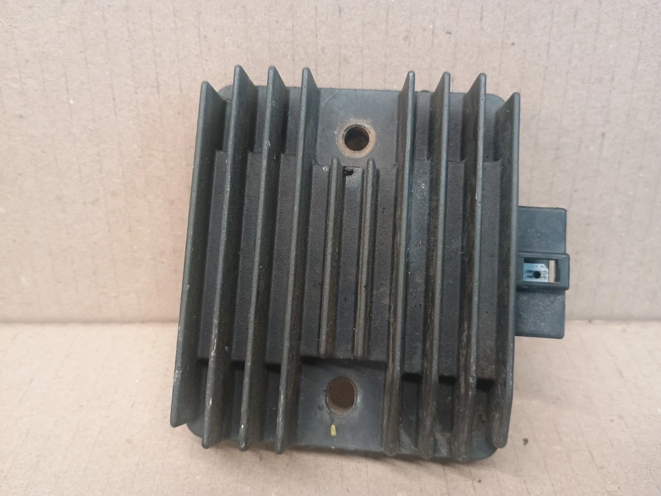 Yamaha YZF-R6 / R6 5SL - 2003 - Relojes - Unidad Rec/Reg Foto 1 de 1