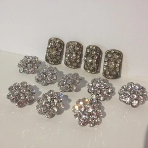 LOTE de botones de metal con diamantes de imitación vintage mezcla moderna 12 piezas plata oro moda - Imagen 1 de 10
