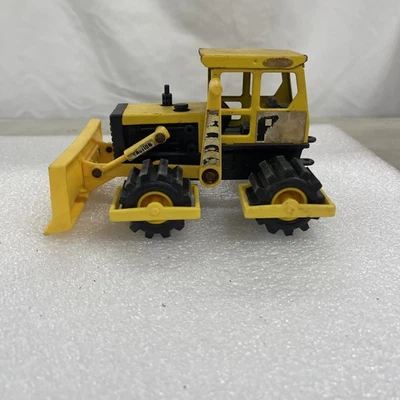 Vintage Remco Front End Loader 1:24 Scale Pressed Steel/plastic  - Image 1 of 4