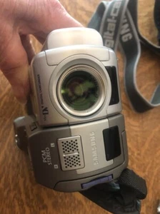 SAMSUNG DIGITAL CAMCORDER MODEL SCD 5000 - Picture 1 of 23