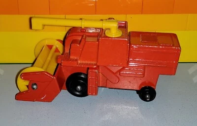 Vintage Matchbox 1977 No. 51 Combine Harvester -Made In England  - Image 1 of 4