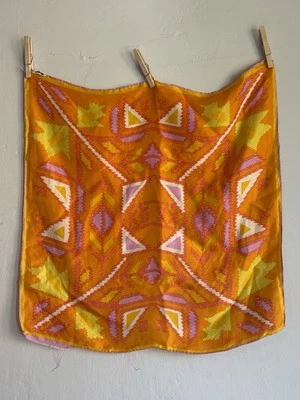 Bufanda cuadrada vintage Vera Newmann años 70 naranja brillante y amarillo suroeste Foto 1 de 4