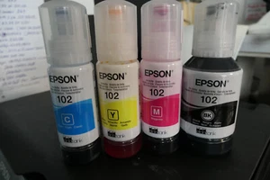 Encre EPSON...N°102...4 pièces semi pleines - Photo 1/1