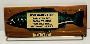 Letrero de barra de corbata de cedro Fisherman’s Code placa de cueva Tupper Lake NY Man - Imagen 1 de 5