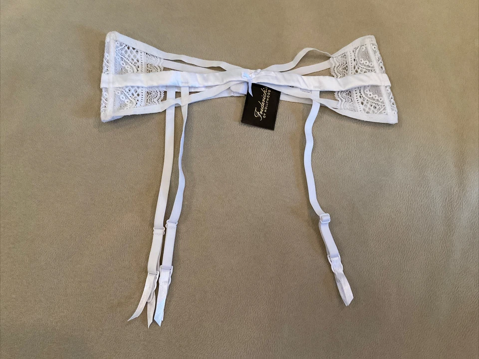 Sexy Frederick Of Hollywood Cameron Encaje Blanco Nuevo con Etiquetas Mediano Nupcial Luna de Miel Foto 1 de 4