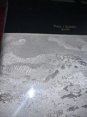 Donna Karan Home Queen Duvet Cover + 2 Standard Shams Luna Platinum New - Image 1 of 4