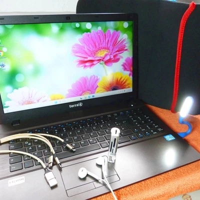 XXL SET I Terra 1529 15 Zoll Multimedia SSD Windows 11 PRO  16GB RAM NEU Core i7 - Bild 1 von 4