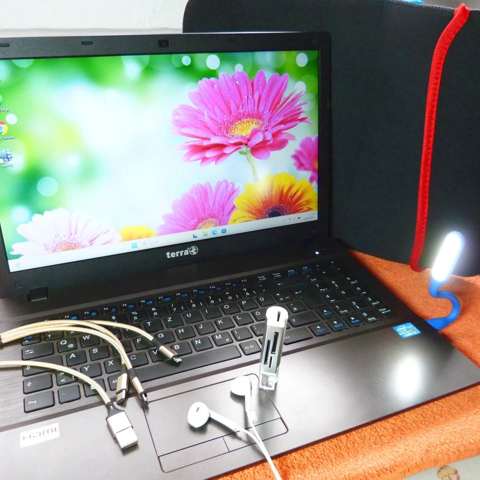 XXL SET I Terra 1529 15 Zoll Multimedia SSD Windows 11 PRO  16GB RAM NEU Core i7 - Bild 1 von 4