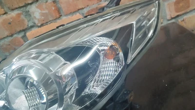 GOOD CONDITION MAZDA Premacy 08-10 PAIRS XENON HID Headlights Head Lights Lamps - Image 1 of 4