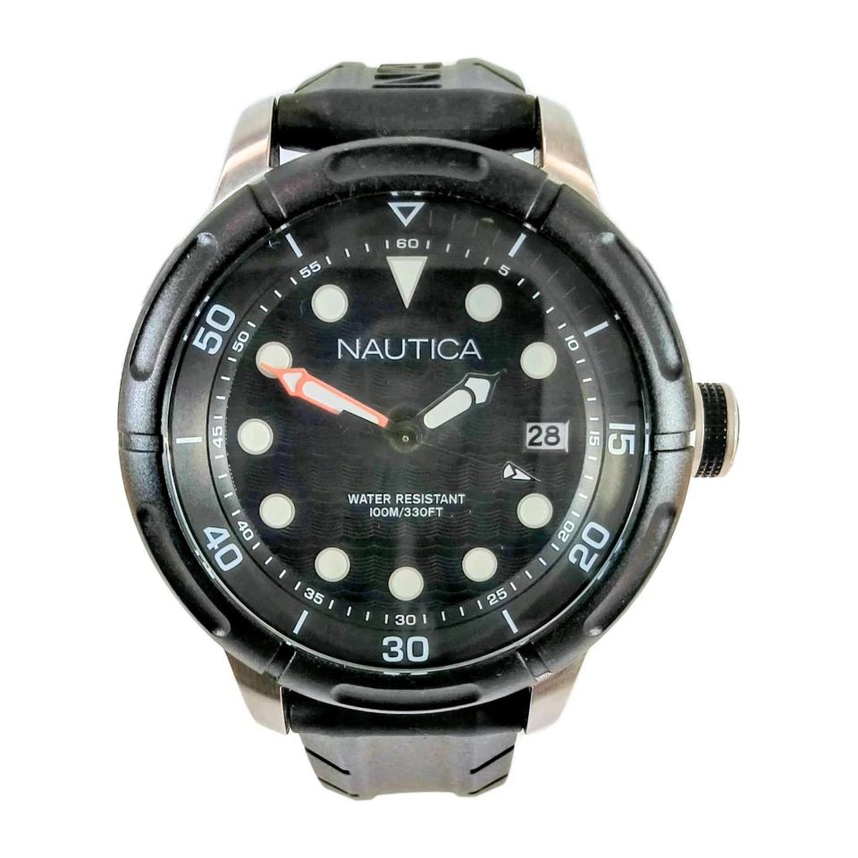 Reloj Nautica 49MM para hombre resistente al agua esfera negra con detalles blancos nuevo de stock Foto 1 de 4