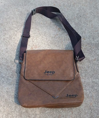 棕色 Jeep Sulppai 斜挎包 邮差包 全新  — 第 1/4 张图片