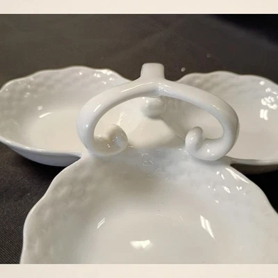 MIKASA "ENCAJE NUPCIAL" MANGO 3 SECCIONES SERVIDOR / PLATO DE CONDIMENTOS 6" - Blanco Sólido Foto 1 de 4