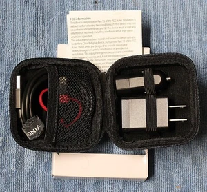 INSIGNIA 3-IN-1 TRAVEL CHARGING KIT - NS-M3IN1LIT-C - Picture 1 of 3