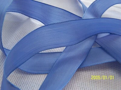 Ancien ruban en rayonne (soie). Couleur bleu azur .  Vendu au mètre. Réf N°151 - Photo 1/4