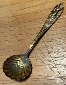 ANTIQUE BRASS YELLOWSTONE PARK SOUVENIR SPOON DIECUT CMR FAMILY GROUPE DEER ART - Picture 1 of 4