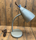 Lampe murale / bureau vintage en col de cygne MCM avec abat-jour métallique et accent bois