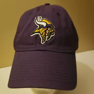 Cappello con berretto Minnesota Vikings adulto taglia unica viola strapback logo calcio NFL ottime condizioni - Foto 1 di 12