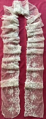 Dentelle ancienne XIXe, superbe grand volant de 500 cm x 19 cm - Photo 1/3