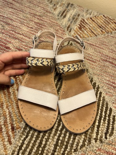 Sandali UGG in pelle bianca e beige