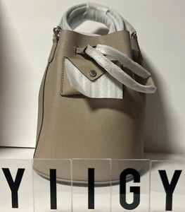 ๐ผ๐ฆ Marc by Marc Jacobs ๐ผ๐ฆ Metropolis Bucket Tote Bag Handbag ๐ผ GB20 - Picture 1 of 11