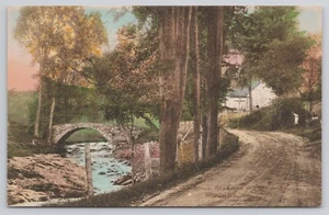 Woodstock VT Vermont South Woodstock Road alte Steinbrücke handkolorierte Postkarte - Bild 1 von 2