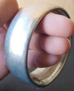 Antikes armreif armband aus silberleder. INNENAUSSTATTUNG MIT GENÄHTER SPITZE. KEINE GESCHICHTE - Bild 1 von 10