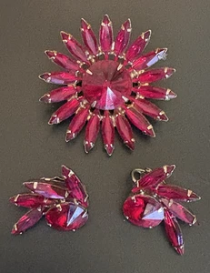 Vintage rot Strass & Rivoli Stein Blume Clip-On Ohrringe & Anstecknadel Brosche Set - Bild 1 von 7