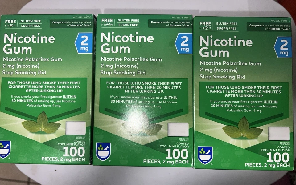 Lote de 3 piezas de goma de nicotina 2 mg 100 piezas cada una recubierta sabor fresco a menta caducidad 26/11 Foto 1 de 1