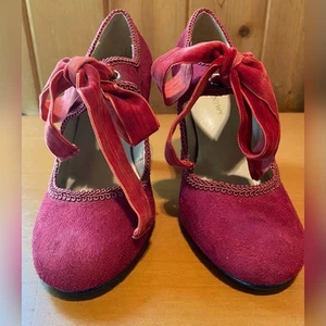 Newport News Shoes Womens Size 5B Red Suede Velvet Ribbon Heels Mary Jane Pumps - Picture 1 of 9