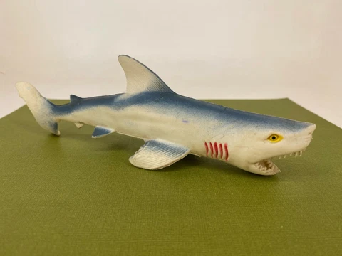 Vintage 1976 - Officual Jaws - No 2 Rubber Shark Figure - Hong Kong RARE Cover