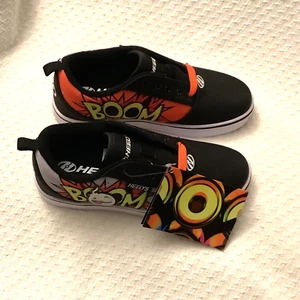 Heelys Youth 5 Comic BOOM Sneakers Skates Yellow Red Black NEW - Picture 1 of 6