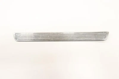 2017 - 2019 MERCEDES GLS450 X166 PLACA DE RAYADO EN EL UMBRAL DE LA PUERTA TRASERA IZQUIERDA A1666860736 Foto 1 de 4