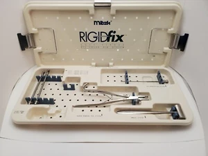 Juego parcial de instrumentos del sistema de pines cruzados LCA tejido blando Mitek RigidFix con estuche - Imagen 1 de 6