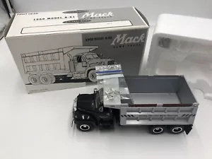 1:34 Scale 1960 Model B-61 Mack Dump Truck (First Gear 19-0008 - Picture 1 of 5
