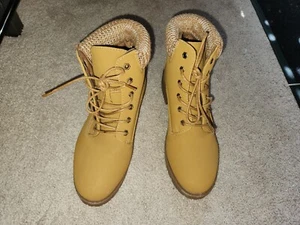 Rouge Helium Boots Womens Size 9 Ankle Winter Combat Beige Faux Leather Lace Up - Picture 1 of 5