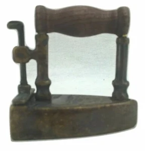 Briefbeschwerer Bügeleisen Holzgriff Messing Antik Kartenhalter Schreibtisch - Bild 1 von 3