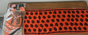 Lot of 3 San Francisco Giants vintage fan souvenirs: Scarf, Socks, Himalayan Hat - Picture 1 of 8
