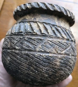 Antigua olla galesa de mineral de crisol de cerámica fundida - Imagen 1 de 14