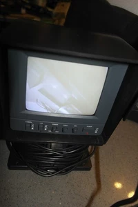 "TV Mini 5 Pulgadas Modelo Retro Gaming Prop Analógico Raro CRT Peces Cámara PSU Cable" - Imagen 1 de 12