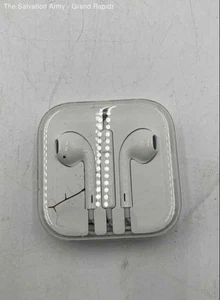 Apple White Corded USB Noise Cancellation Built-In Microphone Earbuds In Case - Picture 1 of 6