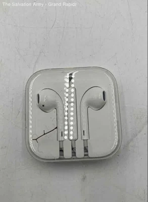 Apple White Corded USB Noise Cancellation Built-In Microphone Earbuds In Case - Image 1 of 4