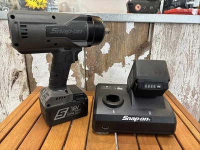 Snap on 1/2 impacto ct9080 con 2 pilas y cargador Foto 1 de 4