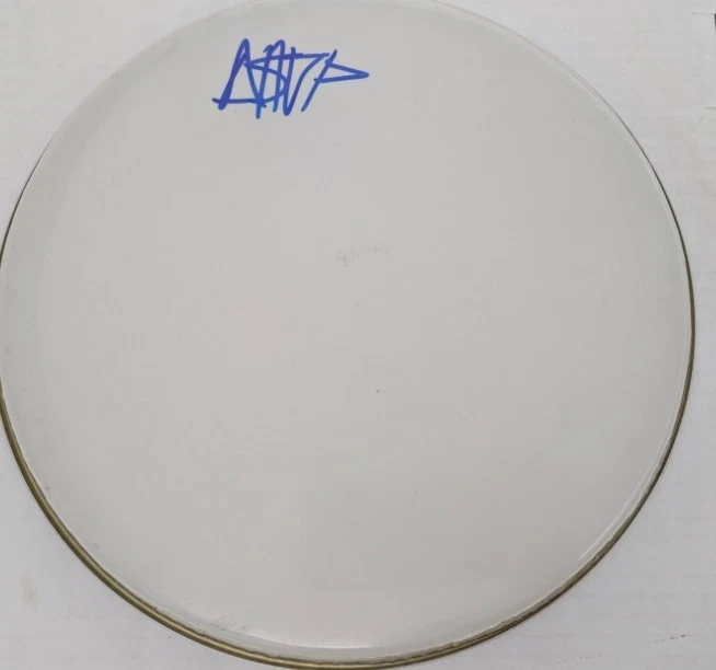 Cabezal de batería firmado ASAP ROCKY Foto 1 de 1