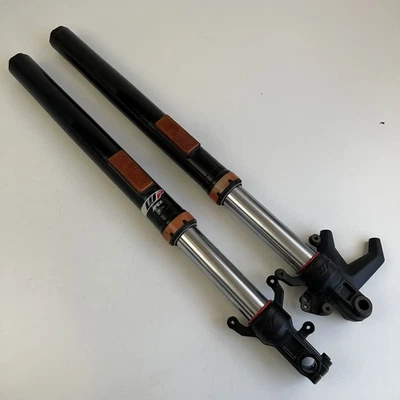 Husqvarna Svartpilen 401 2020 horquillas delanteras suspensión izquierda derecha recta 2860100 Foto 1 de 4