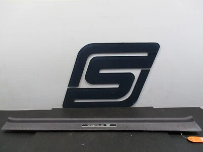 Eagle Talon 1991 - lado del pasajero - placa de desgaste del umbral de la puerta (nota: desgaste/arañazos) Foto 1 de 4